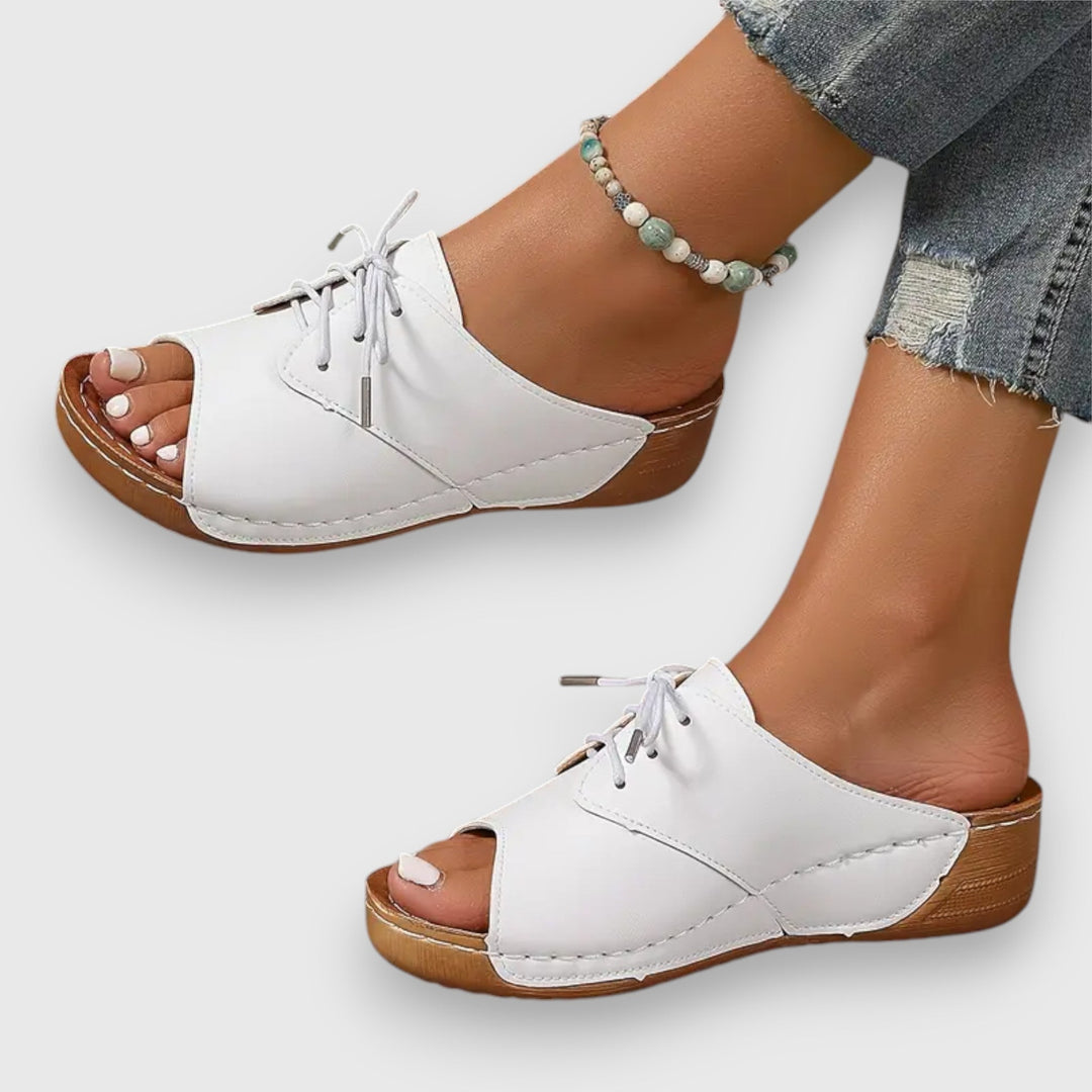 Saskia – Vintage stylové sandály