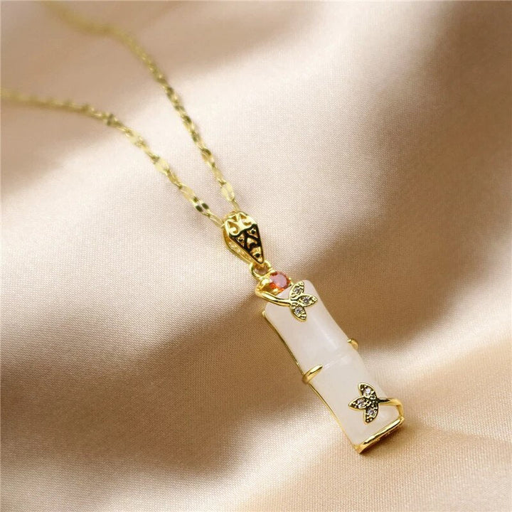 Jadeitový amulet – náhrdelník