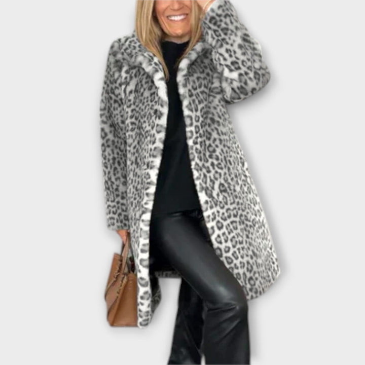 Amara – Kabát s leopardím vzorem