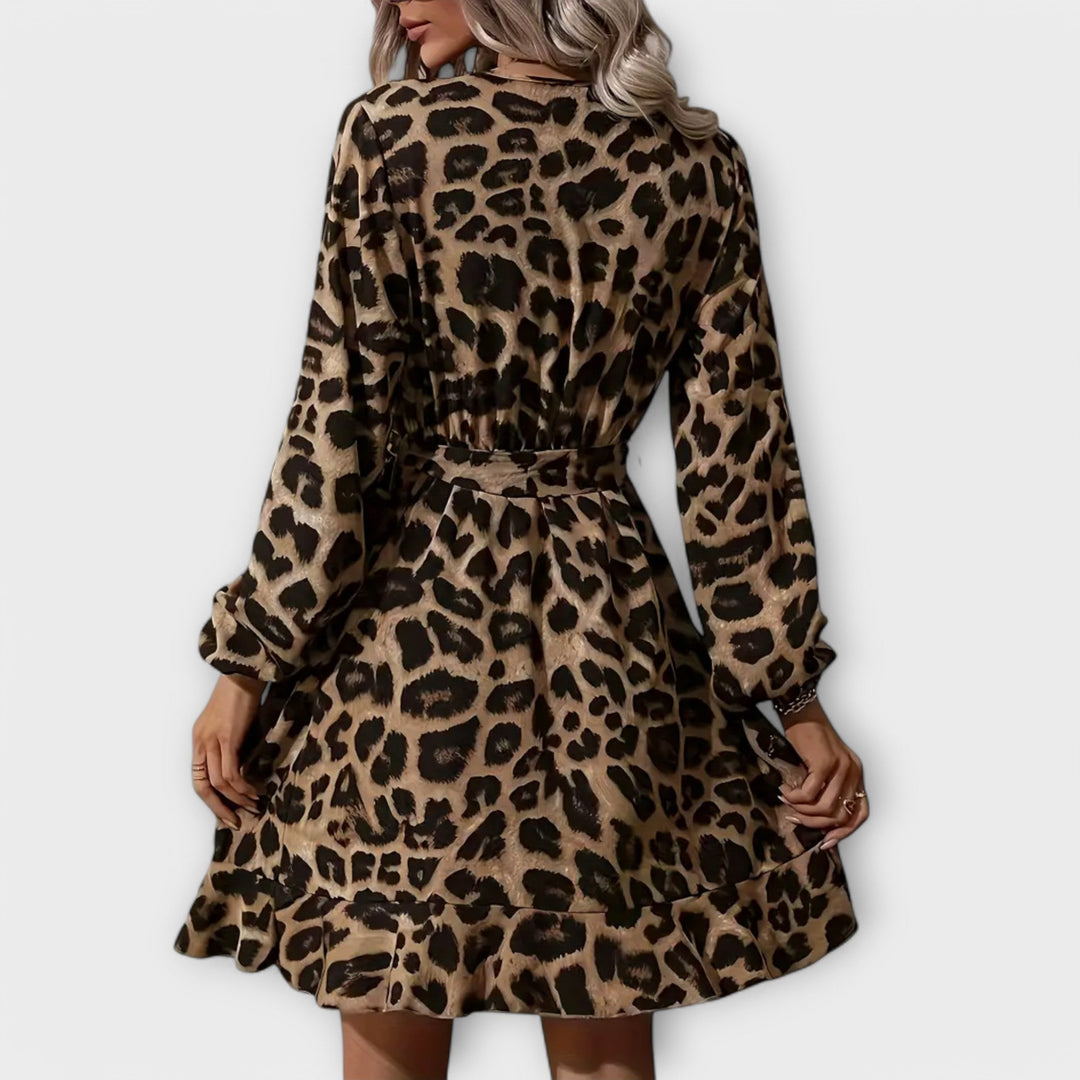 Elegantní šaty s leopardím vzorem, výstřihem do V a páskem na zavazování