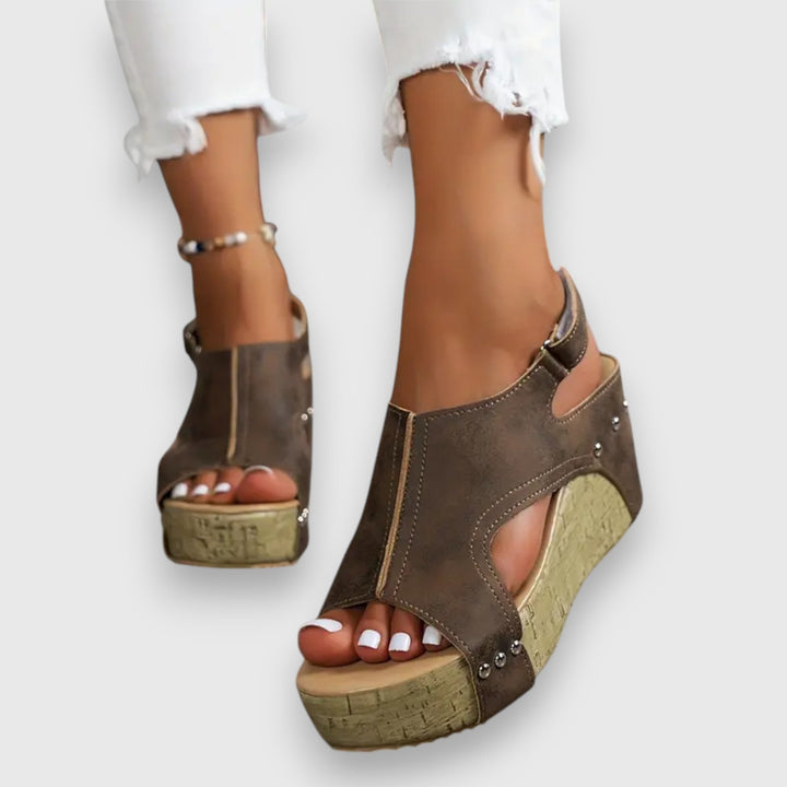 Mia – Vintage sandály na platformě