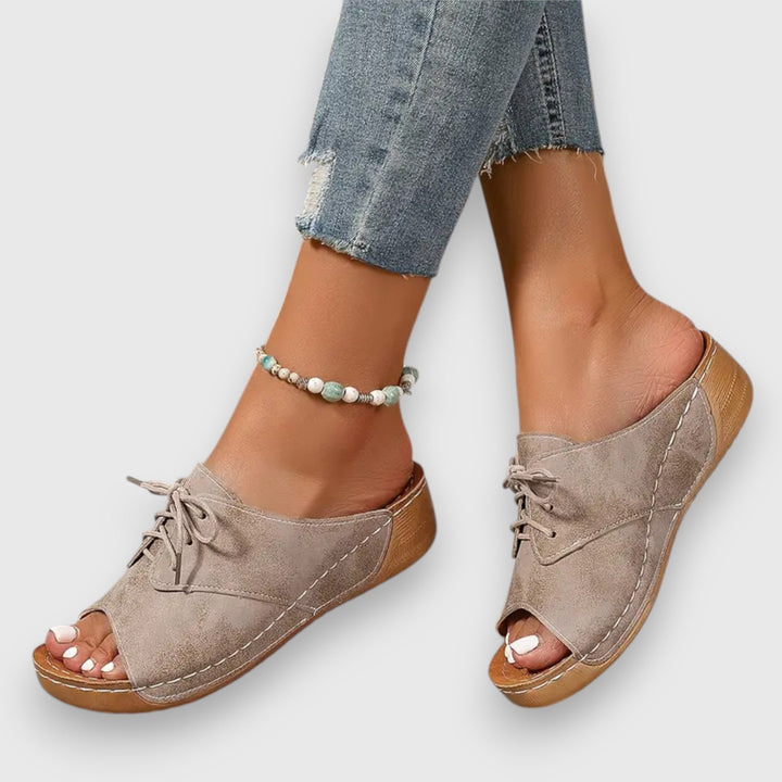 Saskia – Vintage stylové sandály