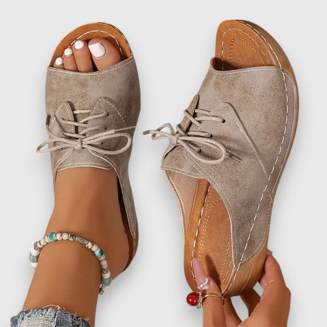 Saskia – Vintage stylové sandály
