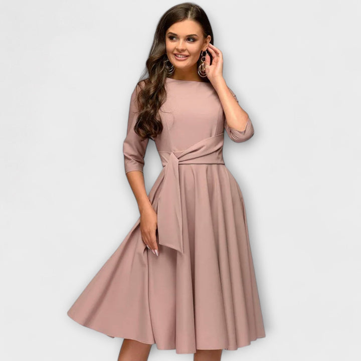 Elegantní šaty ve stylu swing
