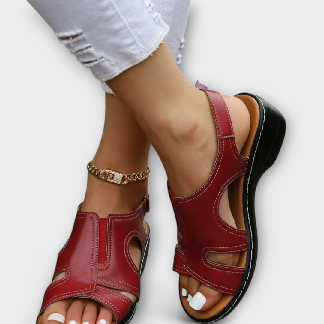 Christina – Orthopädische Ledersandalen mit Komfortabsatz
