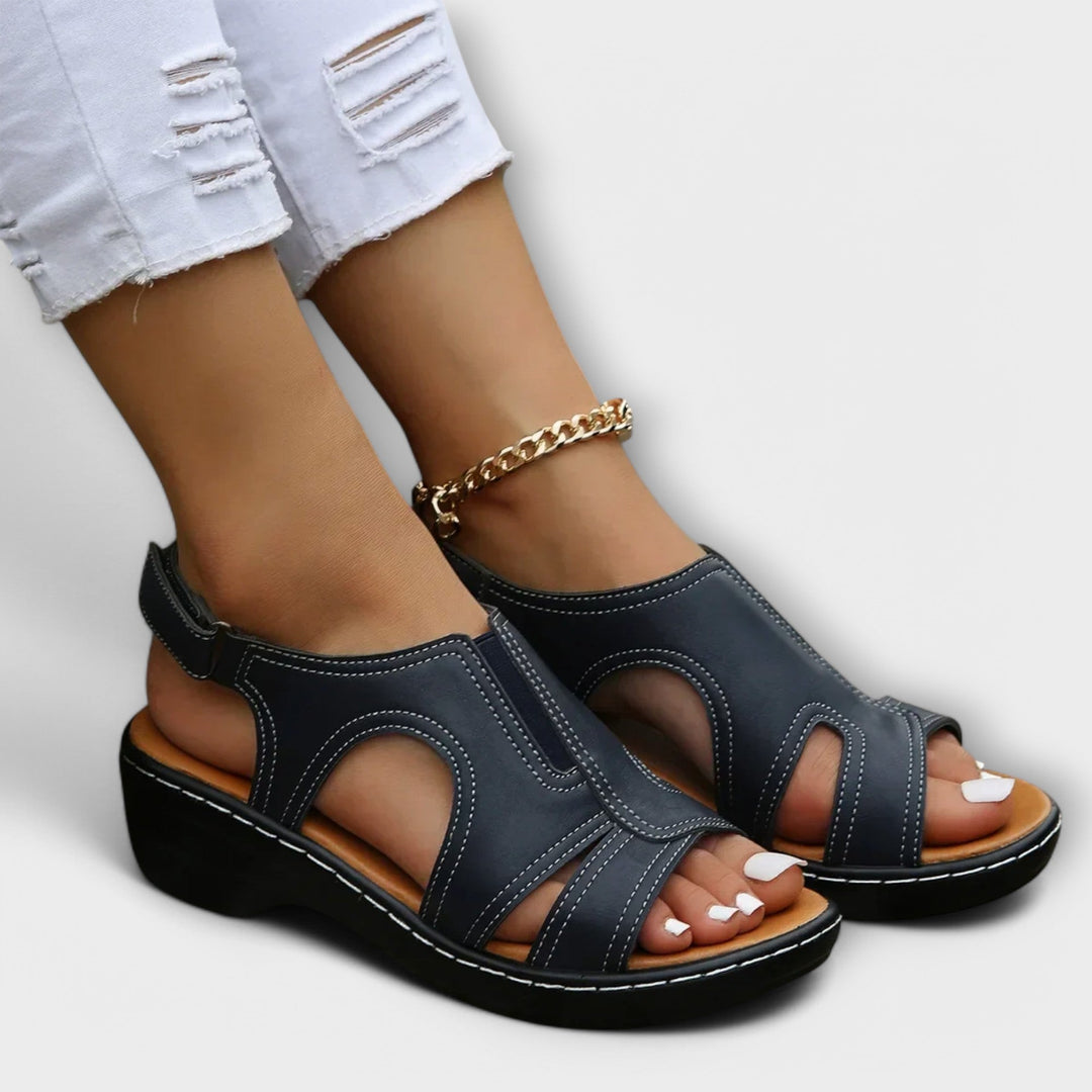 Christina – Orthopädische Ledersandalen mit Komfortabsatz