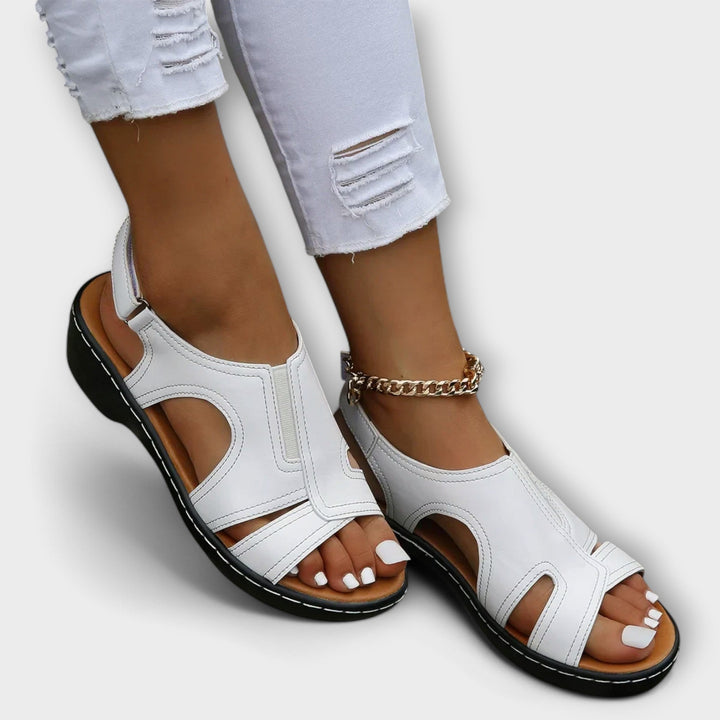 Christina – Orthopädische Ledersandalen mit Komfortabsatz