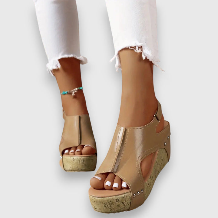 Mia – Vintage sandály na platformě